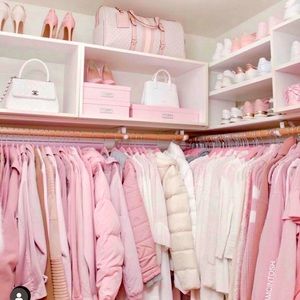 Meet your Posher, Deena